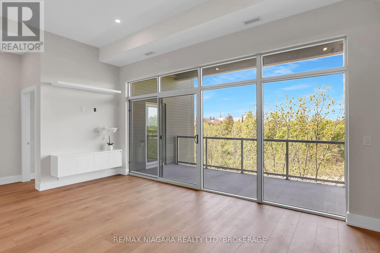#505 77 YATES STREET - 16