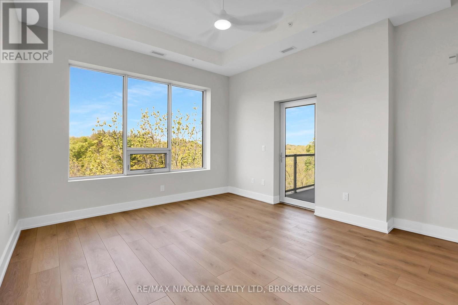 #505 77 YATES STREET - 23