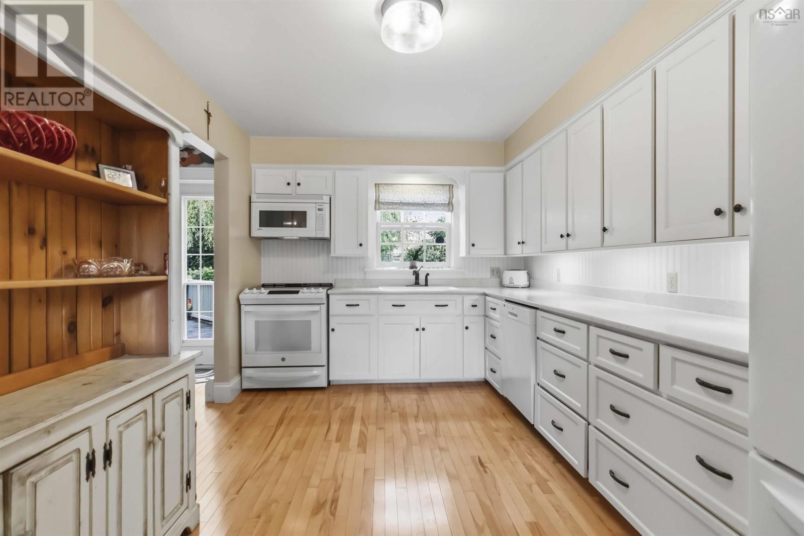 Property 18 of 51 of 16 Driftwood Crescent