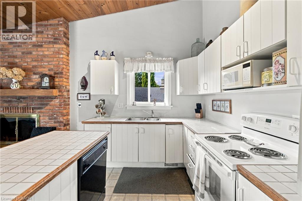 478 Johnson Street — photo 22