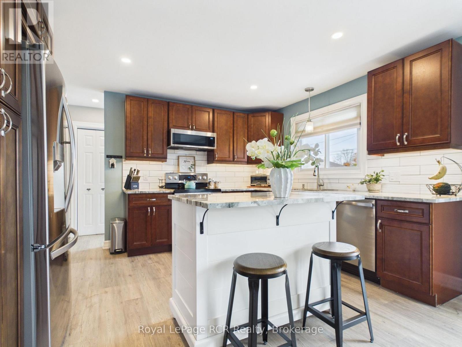 251 Pearson Street — photo 8