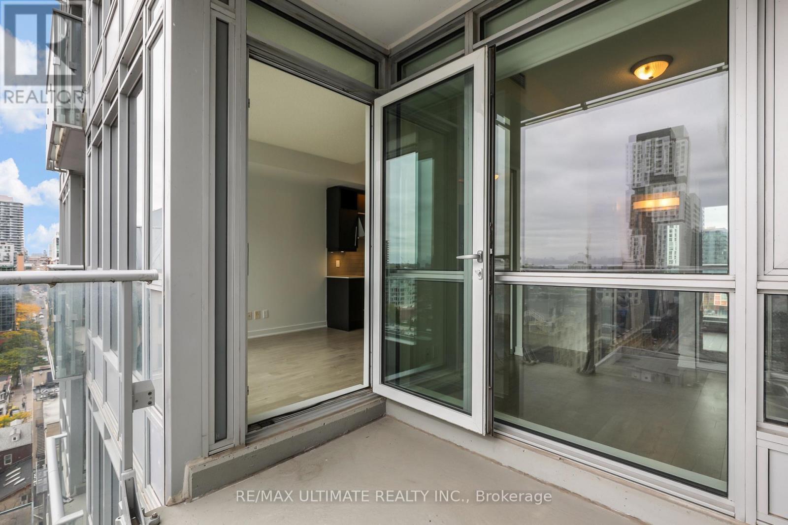 199 Richmond Street West — photo 15