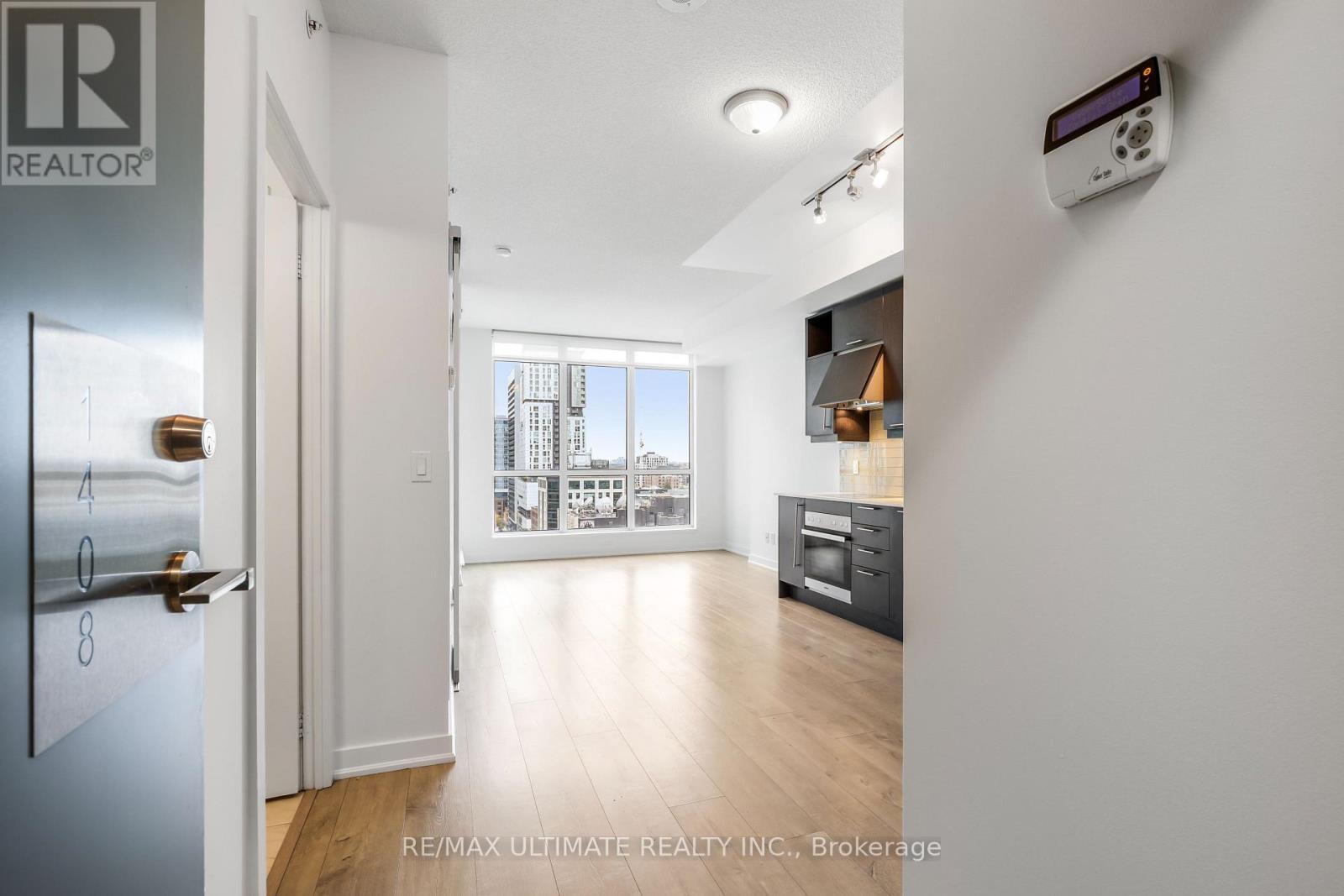 199 Richmond Street West — photo 18