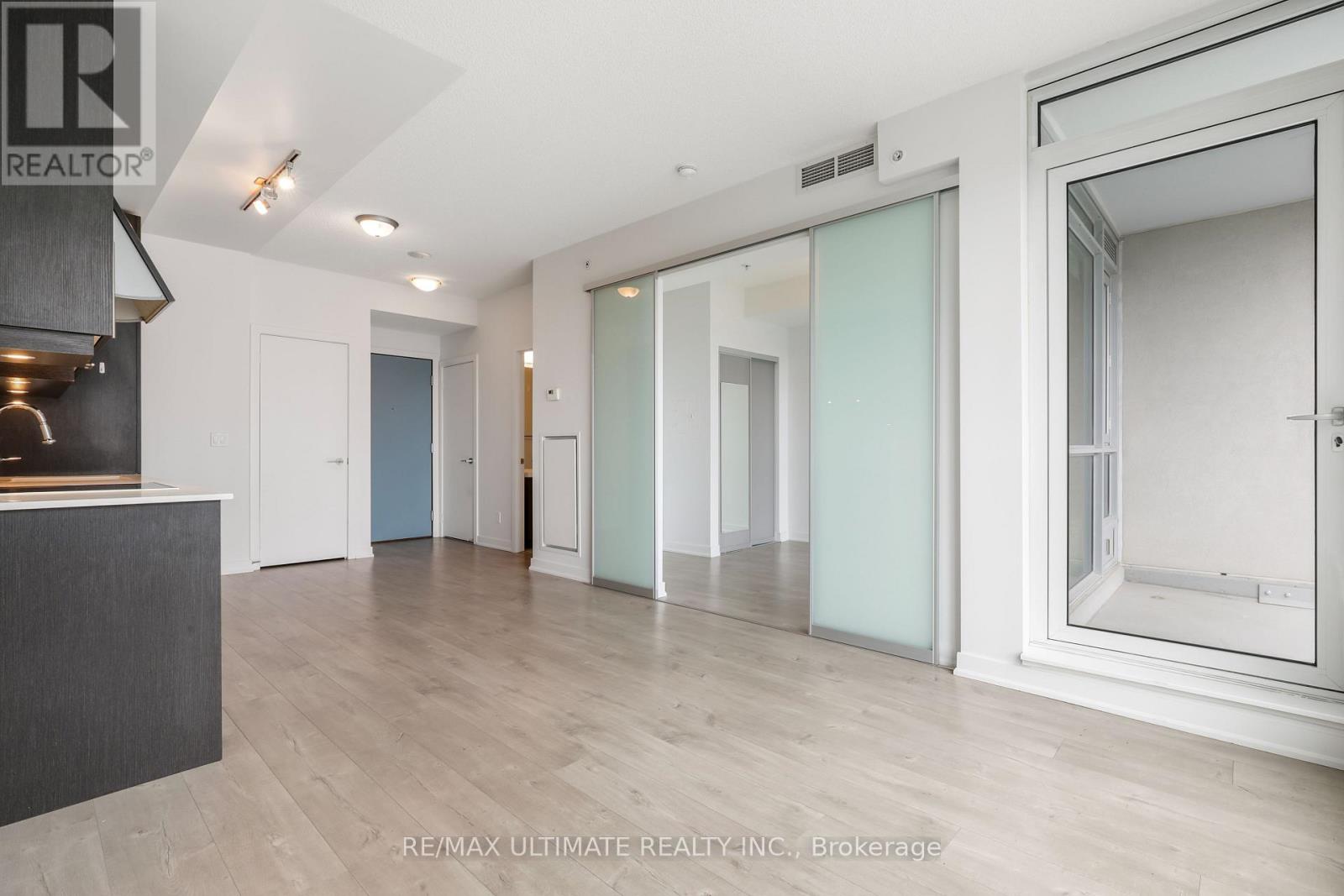 199 Richmond Street West — photo 4