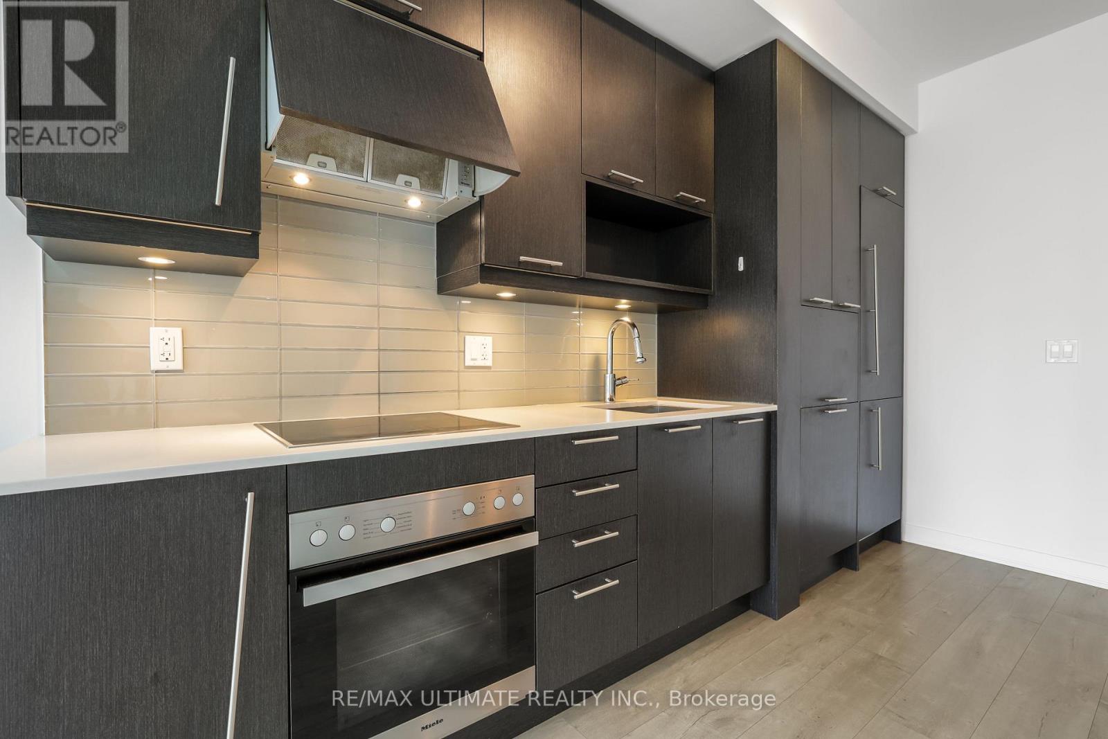 199 Richmond Street West — photo 7