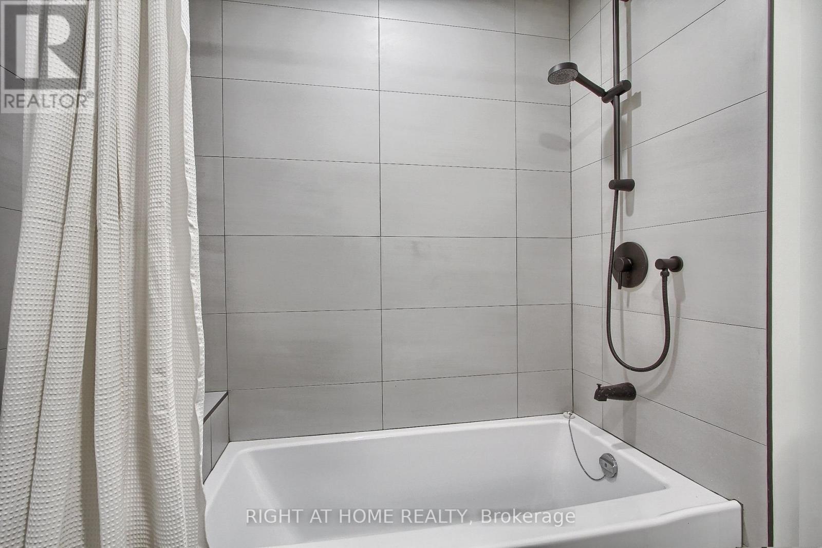 1201 Dovercourt Road — photo 15