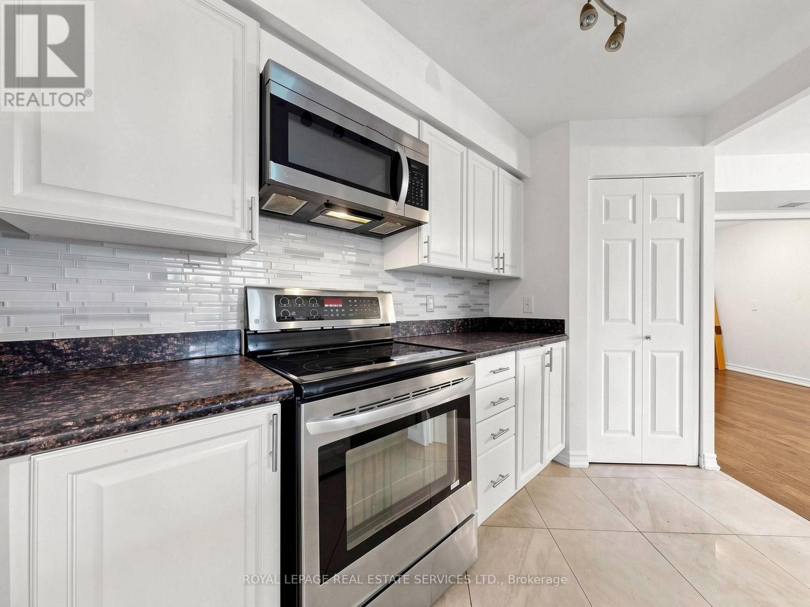 401- 300 Balliol Street, Toronto, ON photo 15