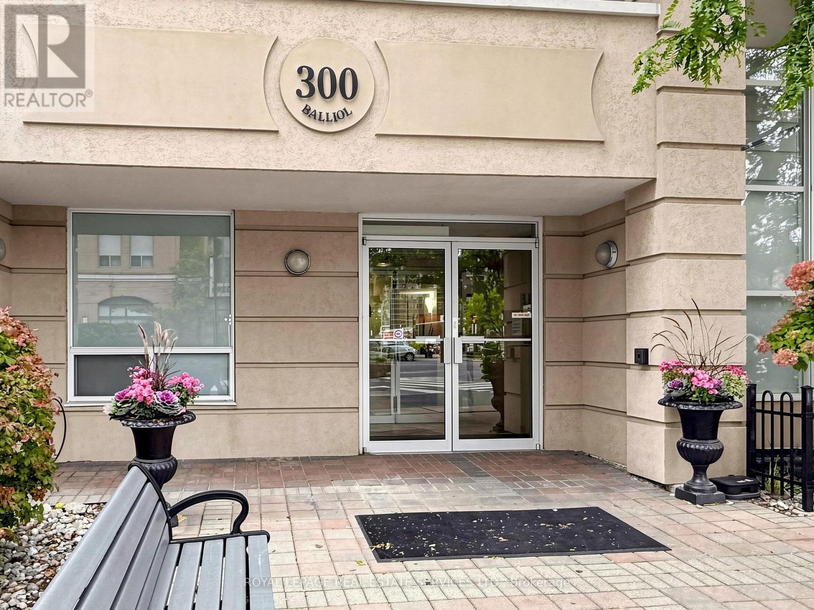 401- 300 Balliol Street, Toronto, ON photo 2
