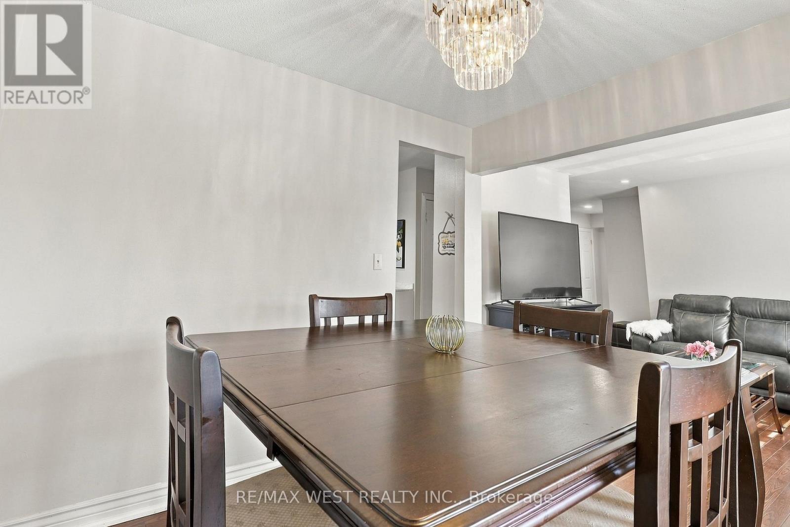 12 Waverly Street South, Oshawa, ON photo 10