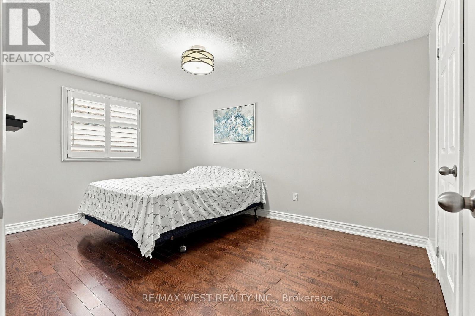 12 Waverly Street South, Oshawa, ON photo 22
