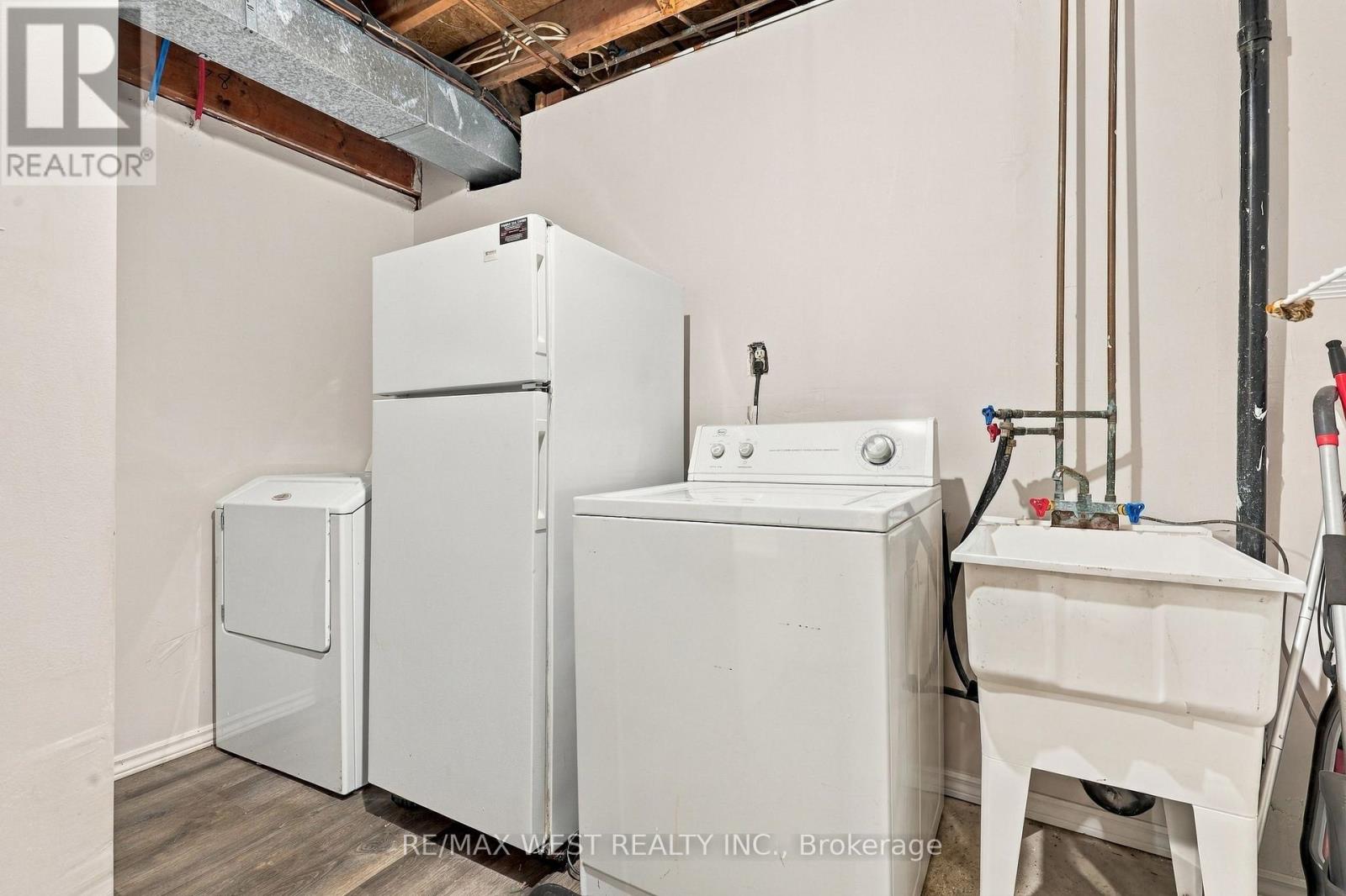 12 Waverly Street South, Oshawa, ON photo 24