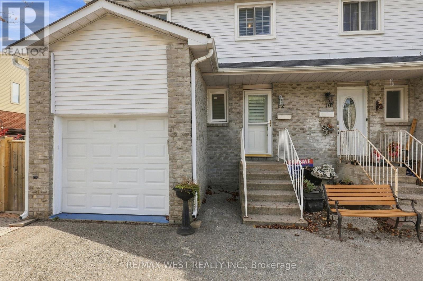 12 Waverly Street South, Oshawa, ON photo 3
