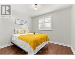12 Waverly Street S, Oshawa, ON L1J5T7 Photo 20