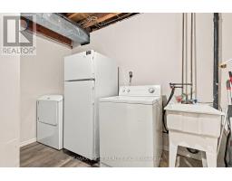 12 Waverly Street S, Oshawa, ON L1J5T7 Photo 24