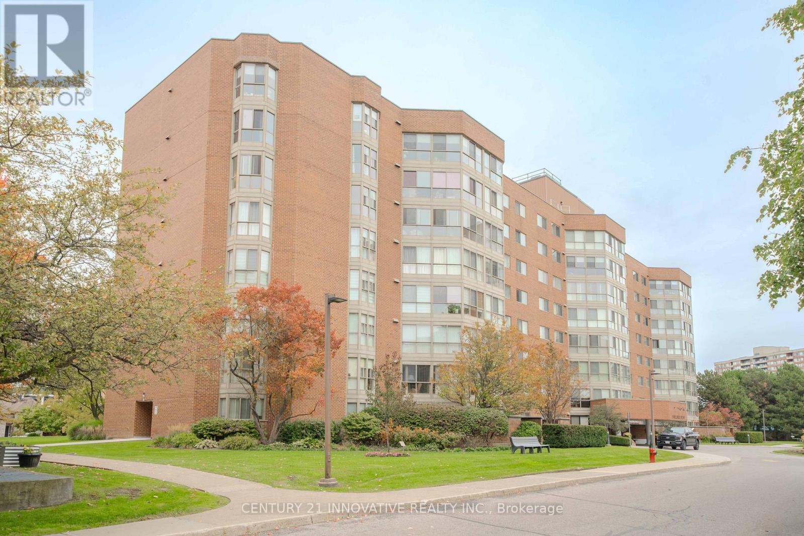 511- 5 Weldrick Road West, Richmond Hill, ON photo 1