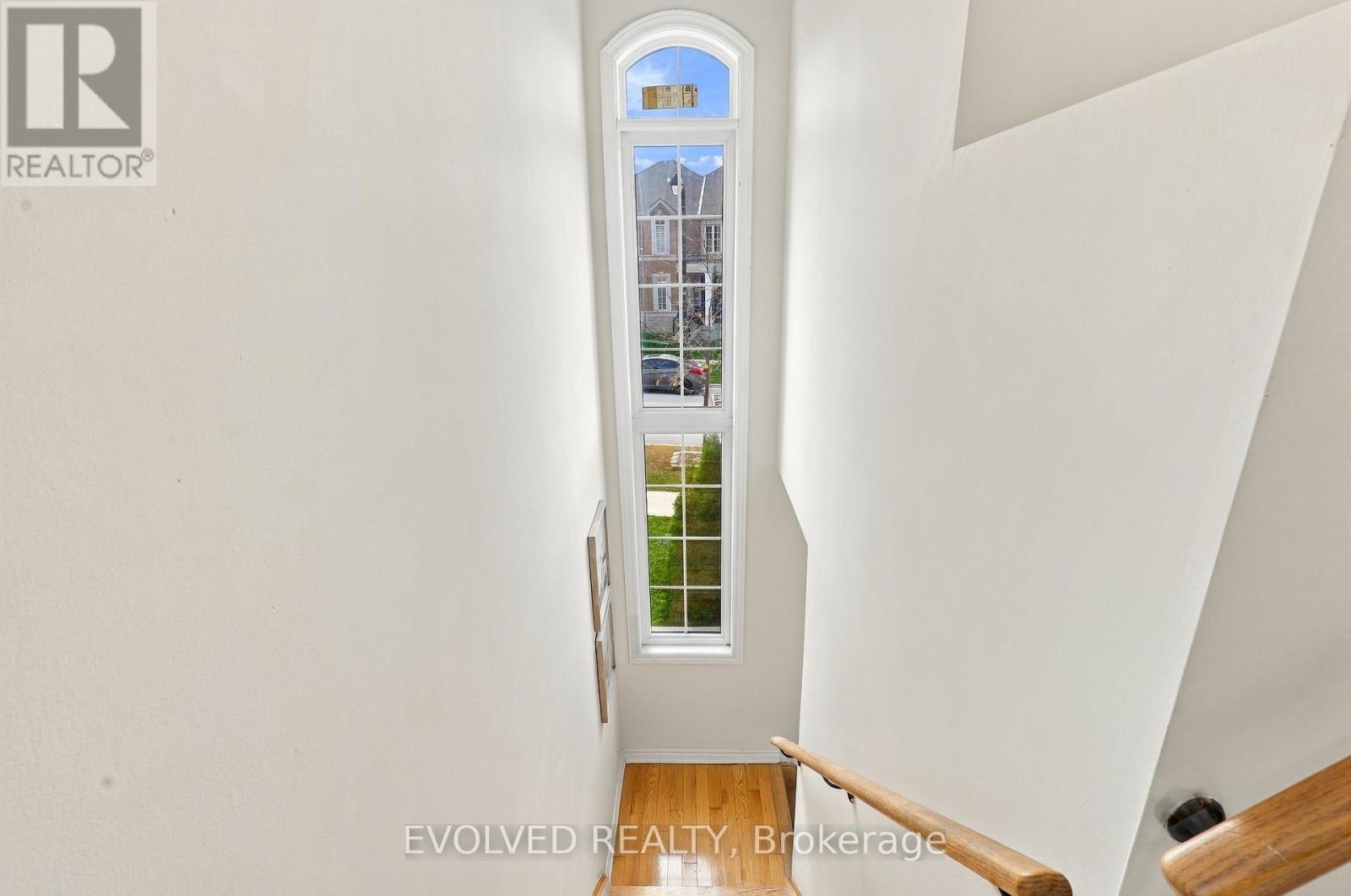 28 Vivian Creek Road, East Gwillimbury, ON photo 30