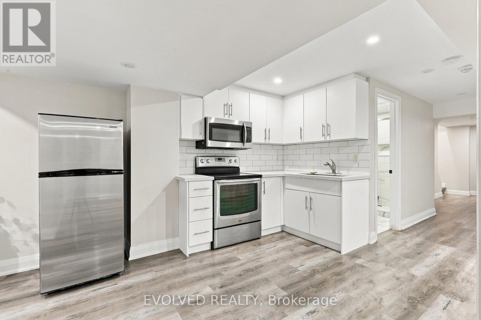 28 Vivian Creek Road, East Gwillimbury, ON photo 32