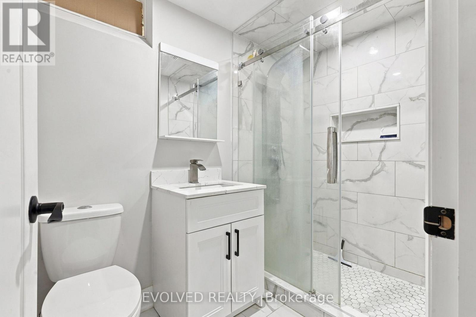 28 Vivian Creek Road, East Gwillimbury, ON photo 37