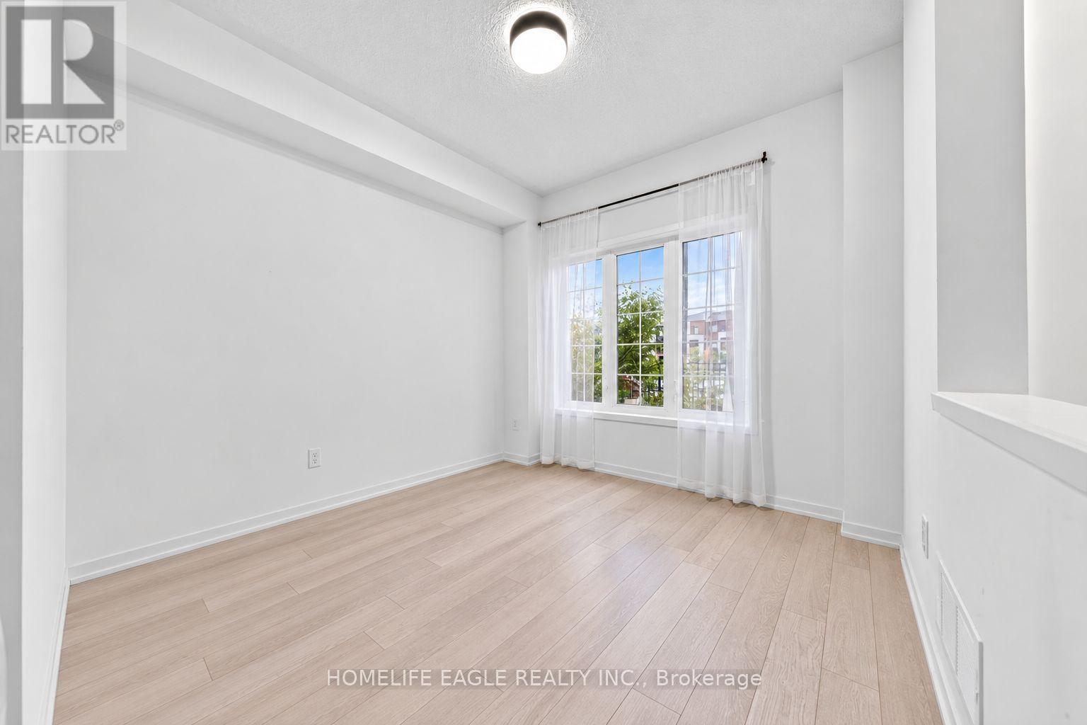 215 Harding Park Street — photo 7