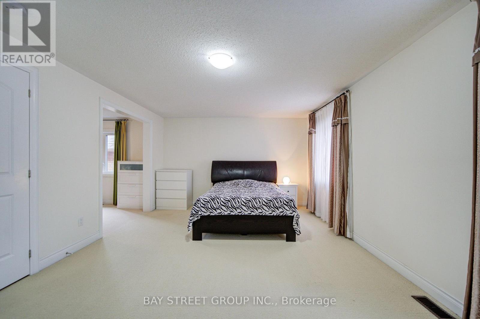 30 Ben Sinclair Avenue, East Gwillimbury, ON photo 28