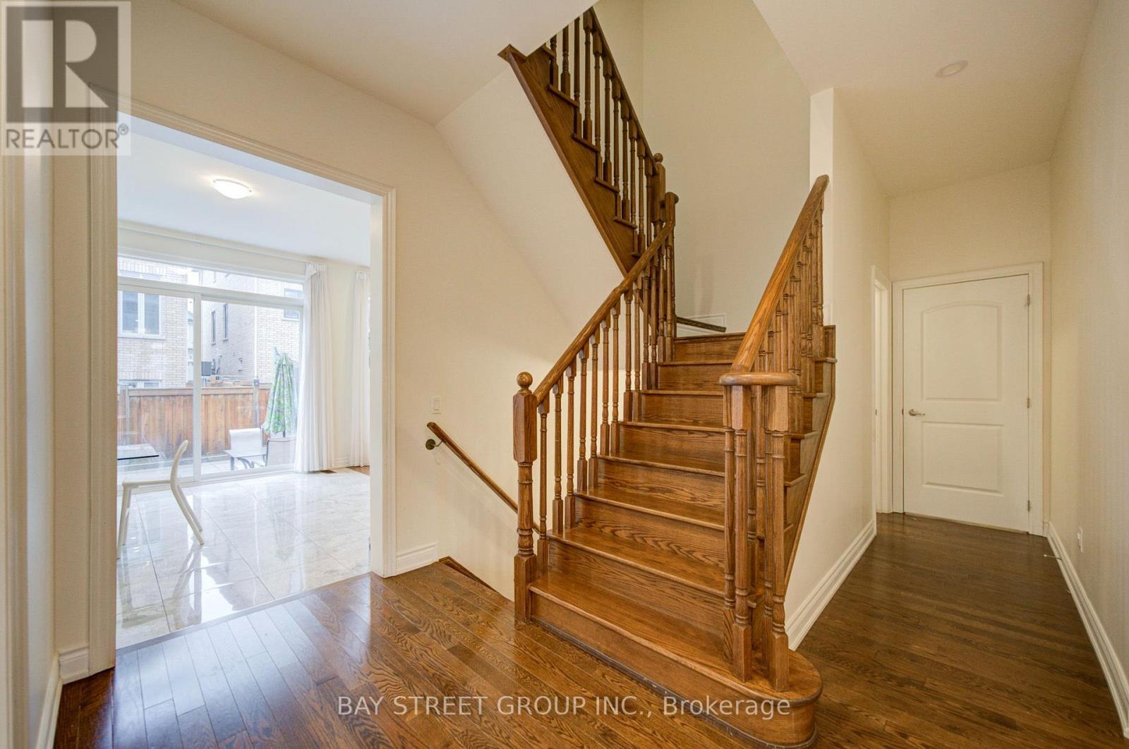 30 Ben Sinclair Avenue, East Gwillimbury, ON photo 6