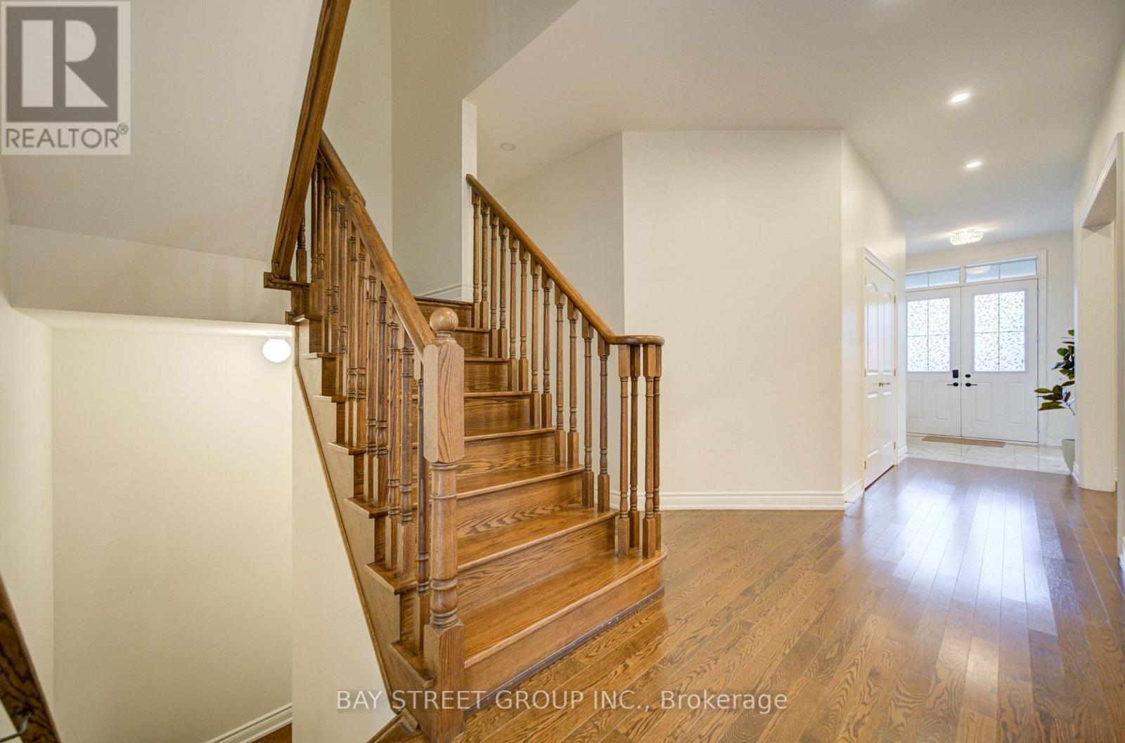 30 Ben Sinclair Avenue, East Gwillimbury, ON photo 7