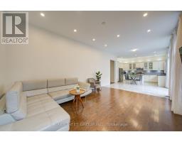 30 Ben Sinclair Avenue, East Gwillimbury, ON L9N0S2 Photo 17