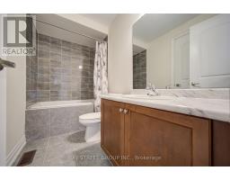 30 Ben Sinclair Avenue, East Gwillimbury, ON L9N0S2 Photo 24