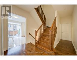 Kitchen - 30 Ben Sinclair Avenue, East Gwillimbury, ON L9N0S2 Photo 6