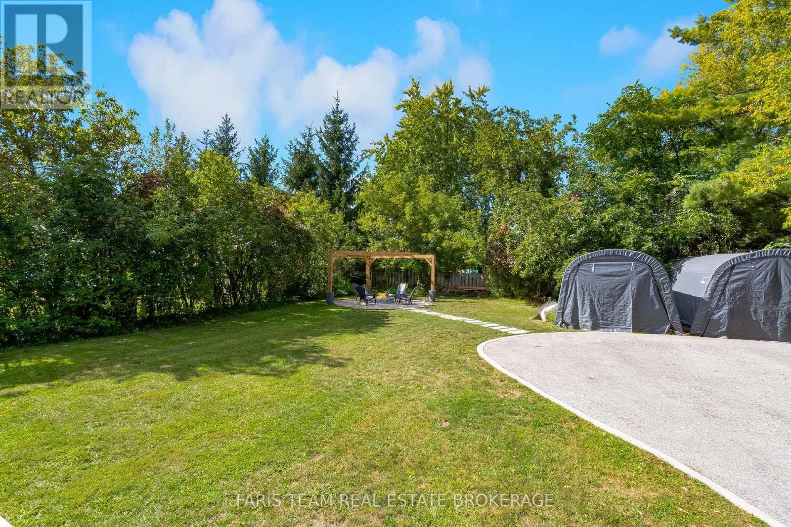 1020 Ewart Street — photo 38