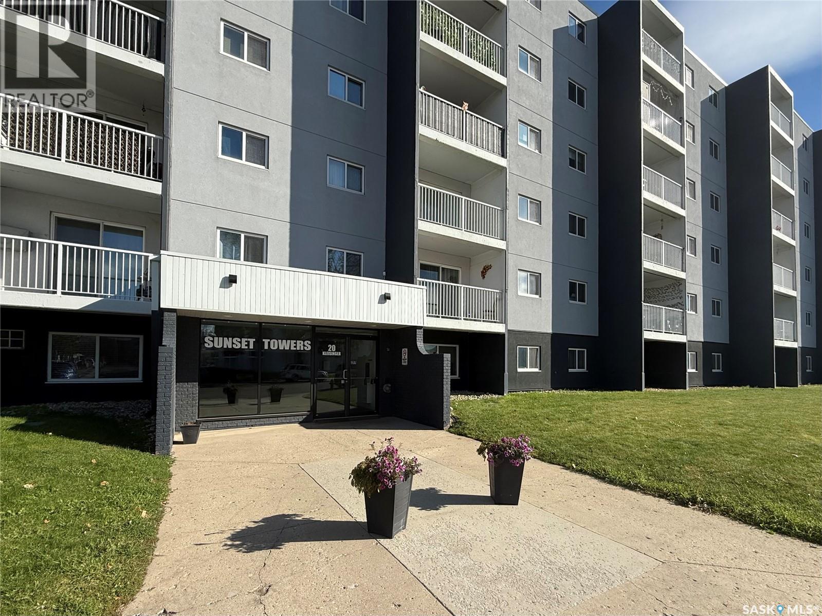 #113 20 Kleisinger CRESCENT - 2