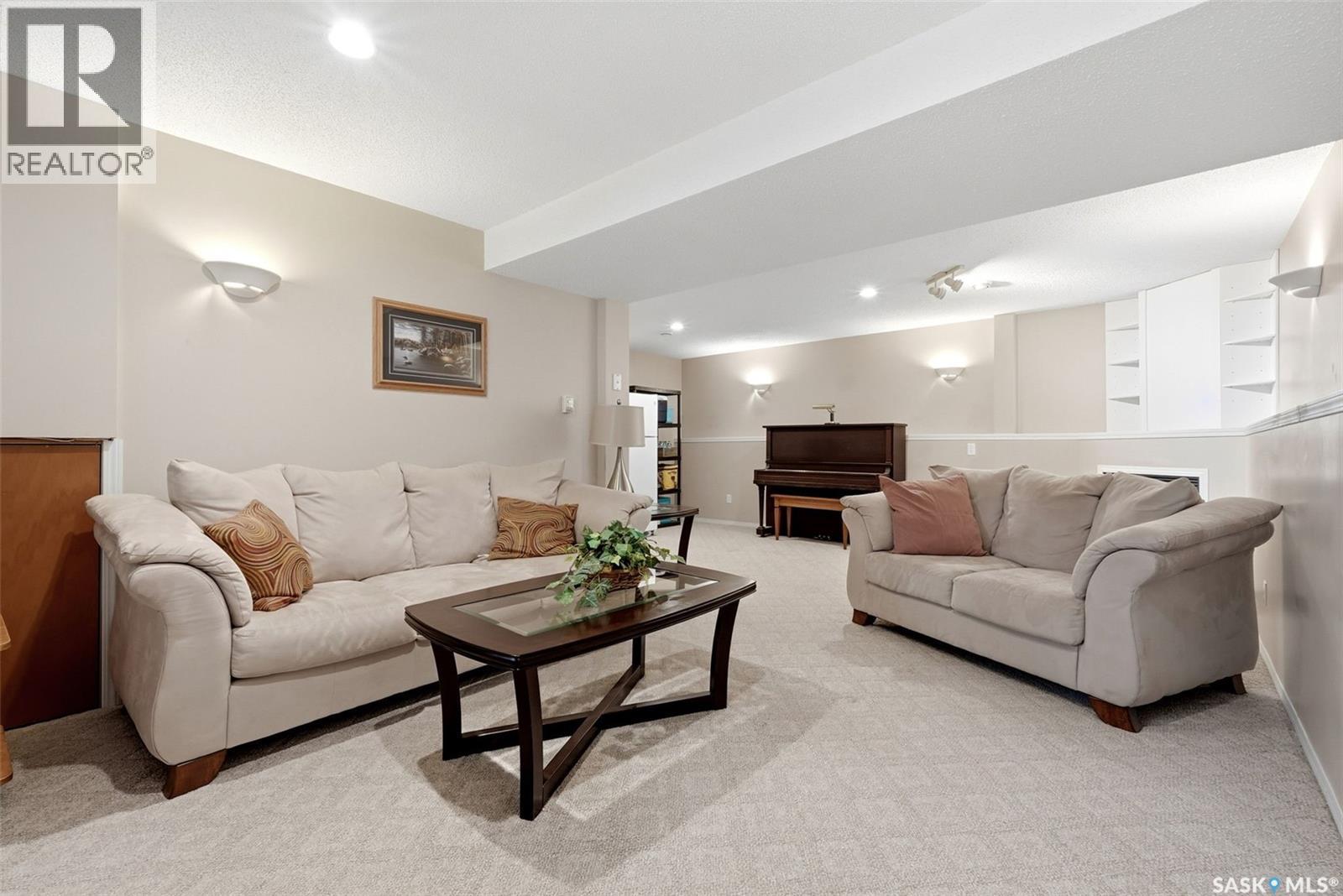 2310 McLurg CRESCENT - 24