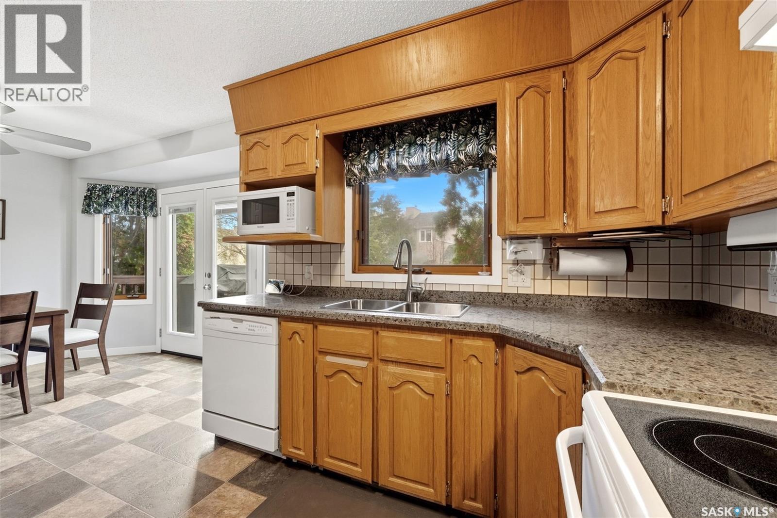 2310 McLurg CRESCENT - 9