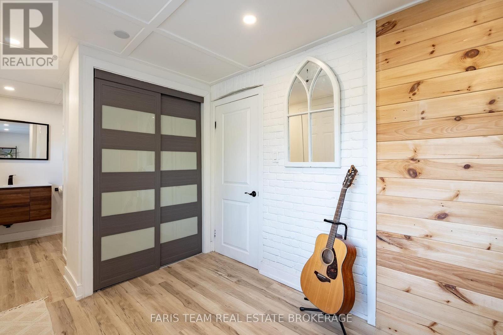 1020 Ewart Street — photo 19