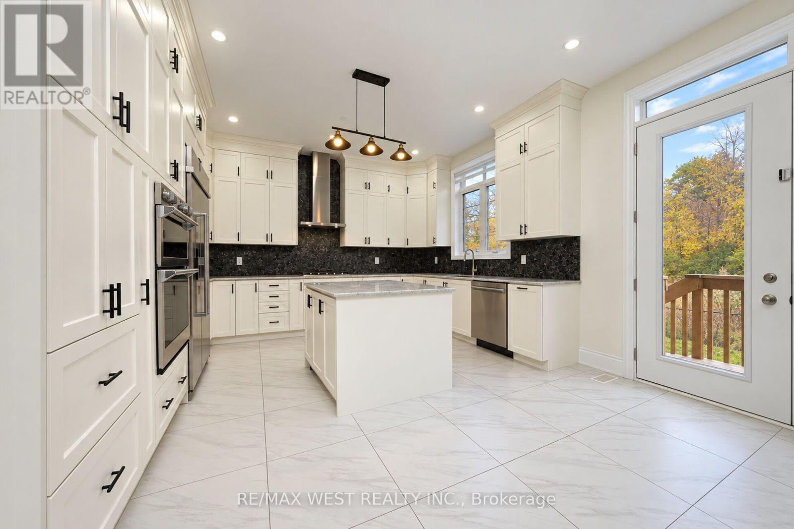 89 Clockwork Drive — photo 12