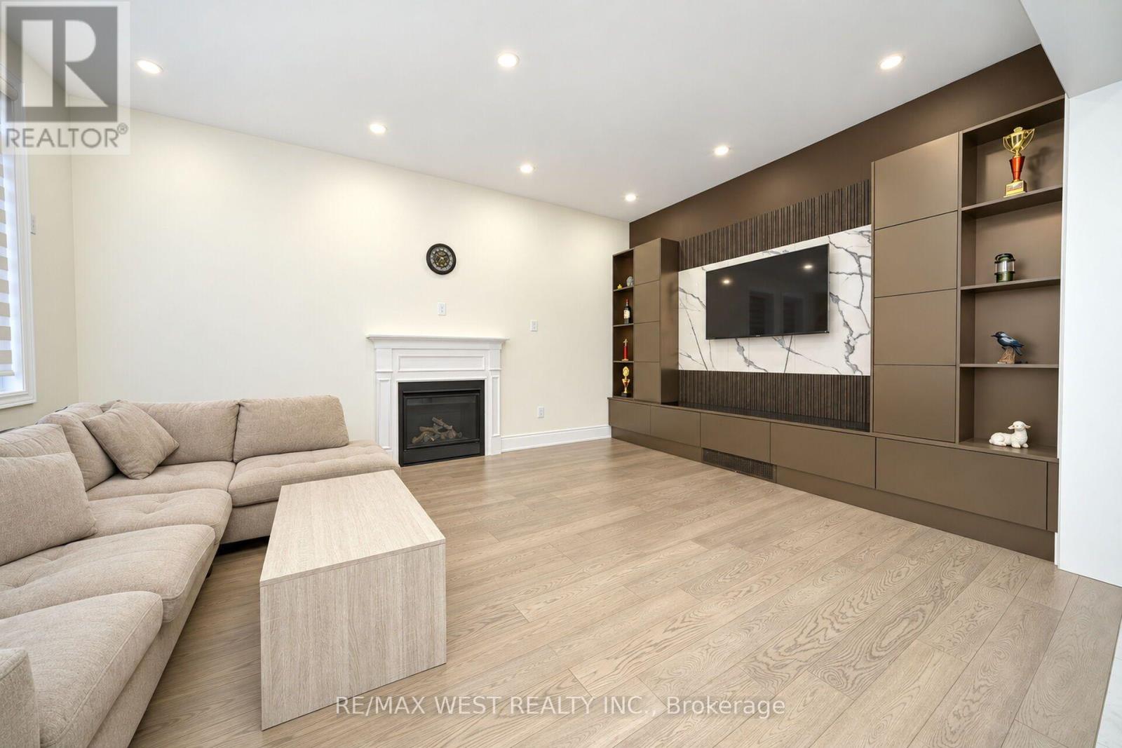 89 Clockwork Drive — photo 16