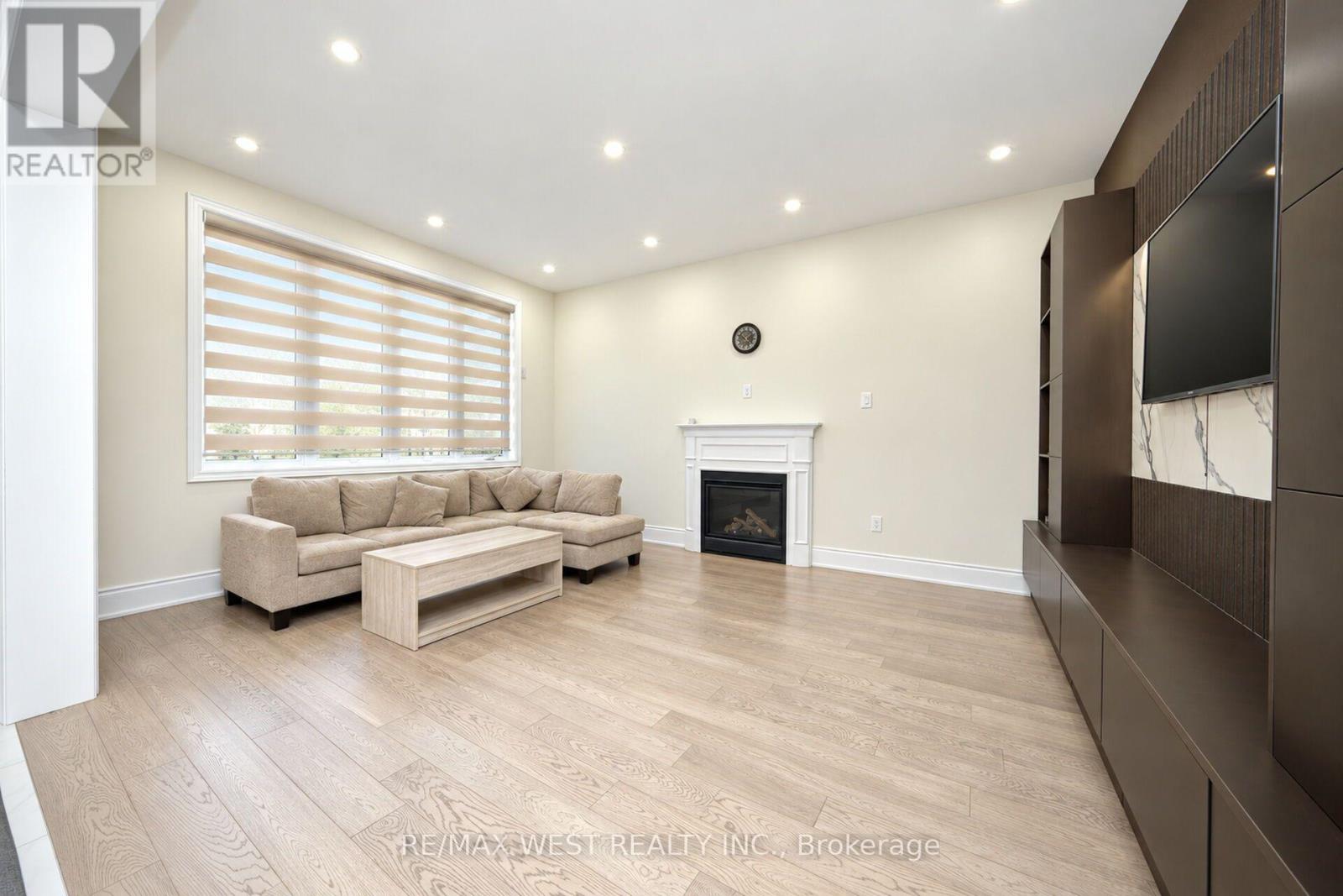 89 Clockwork Drive — photo 17