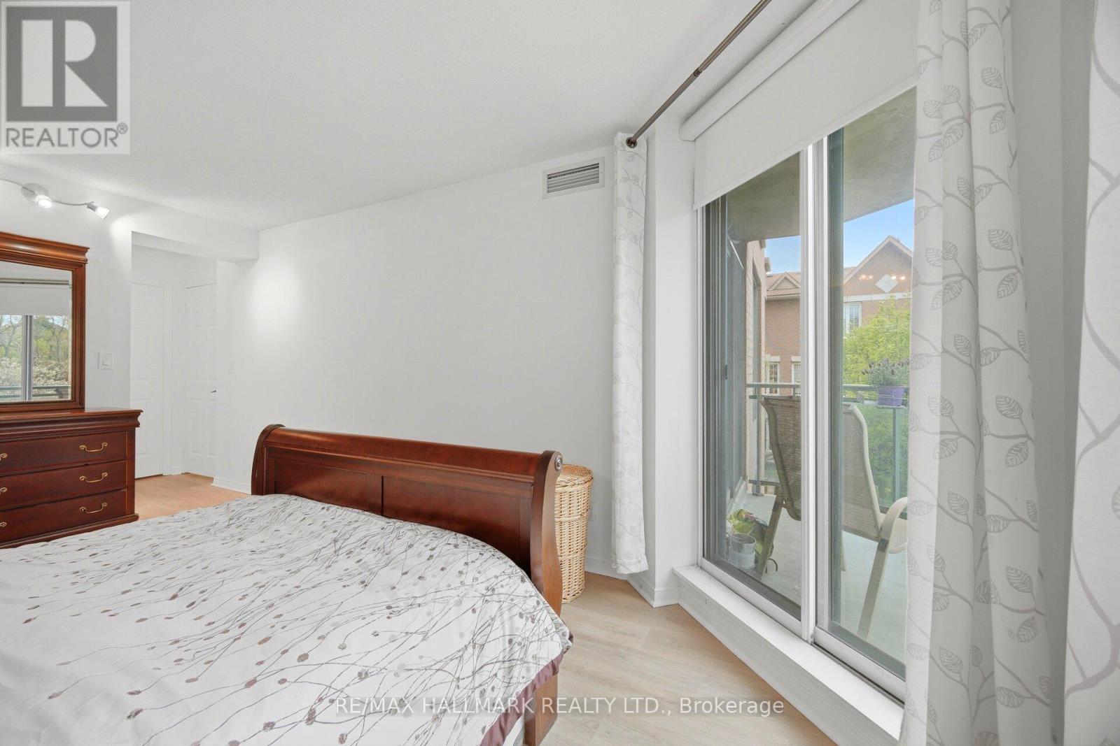 190 Manitoba Street — photo 16