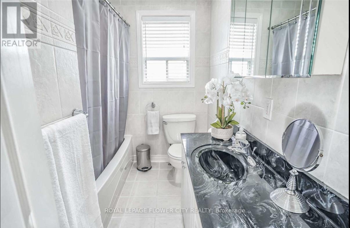 8 Mcculla Avenue — photo 10