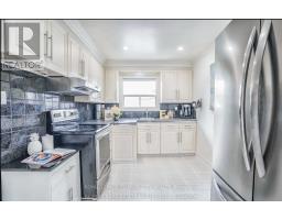 Laundry room - Upper Level - 8 Mcculla Avenue, Brampton, ON L6V1L7 Photo 6