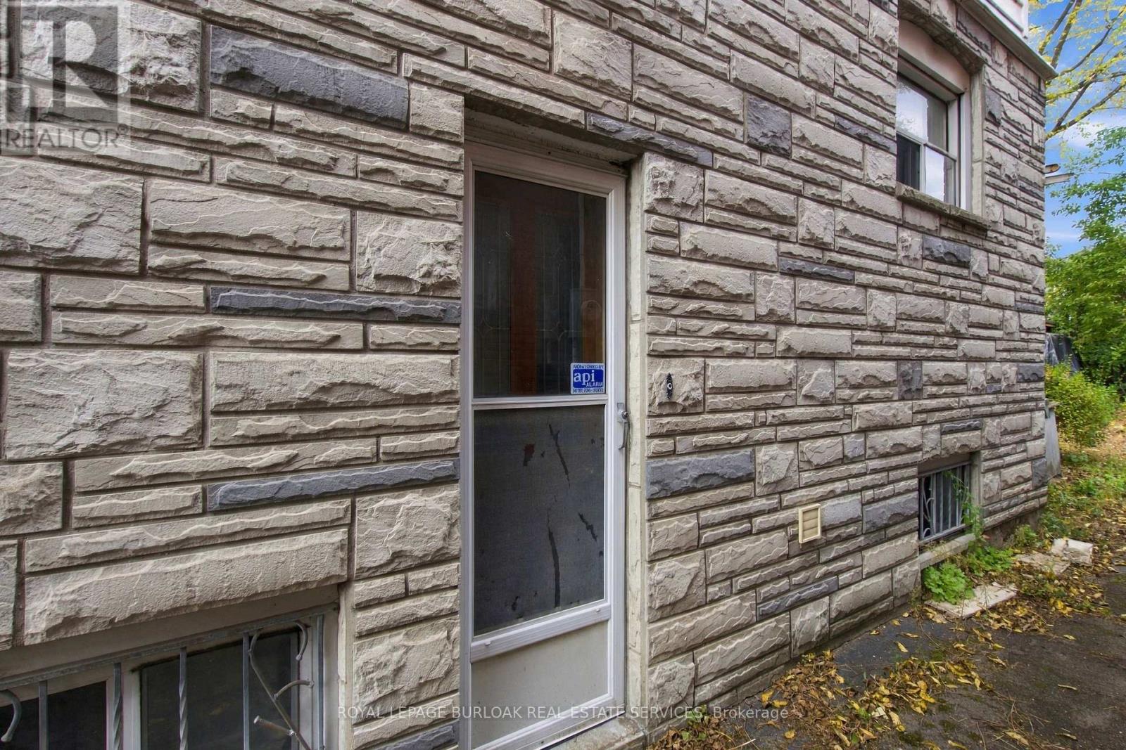 52 CRAYDON AVENUE - 26