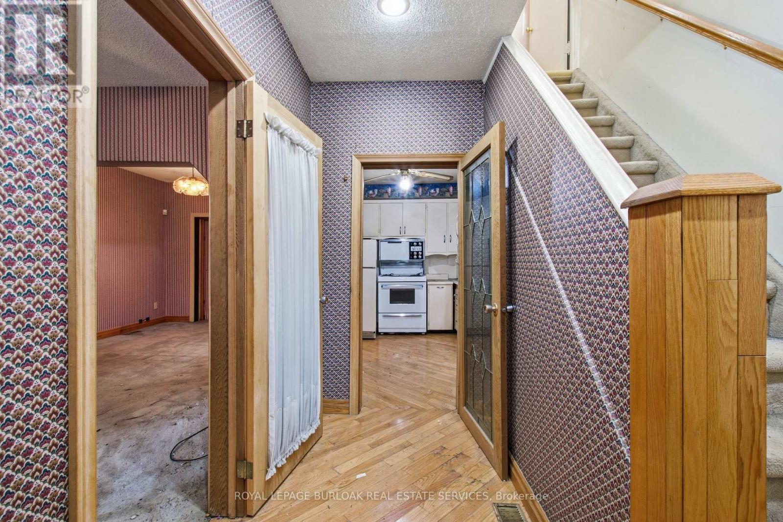 52 Craydon Avenue, Toronto, ON photo 6