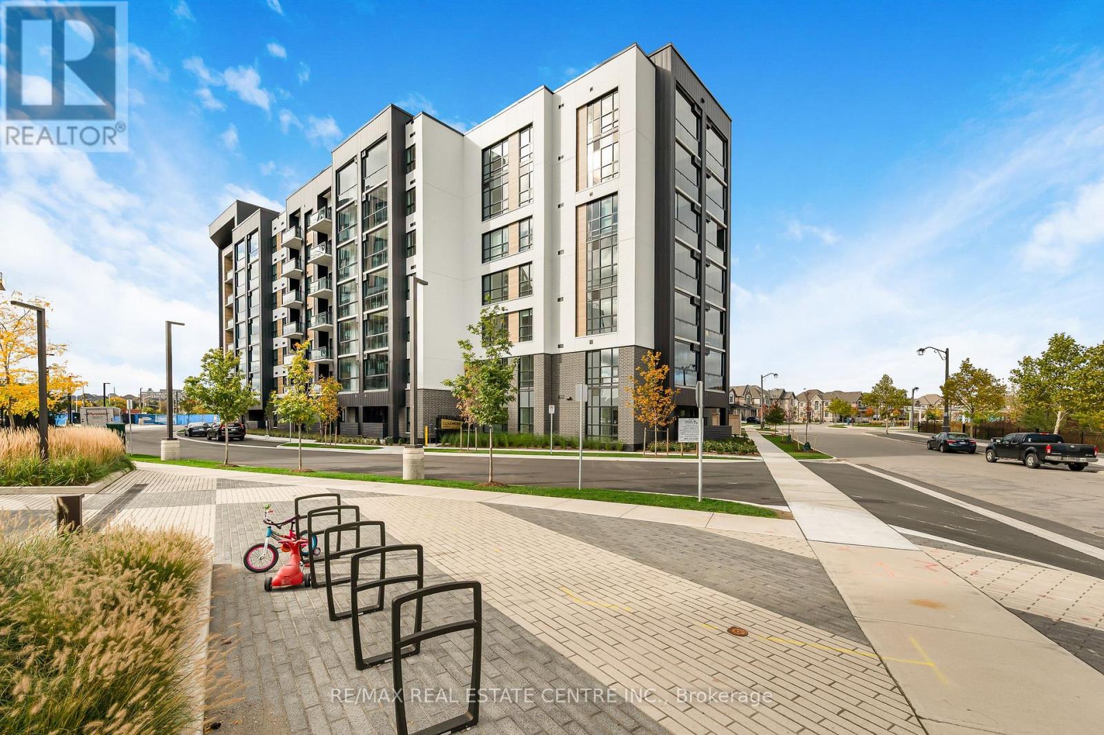 3008 William Cutmore Boulevard — photo 1