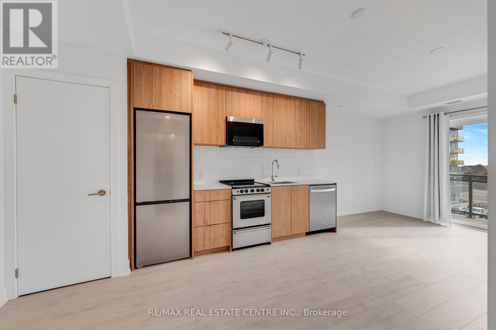 3008 William Cutmore Boulevard — photo 19
