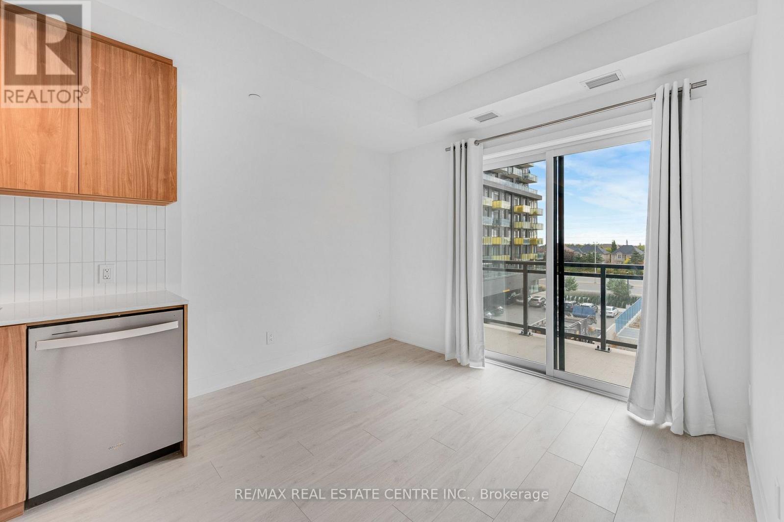 3008 William Cutmore Boulevard — photo 20