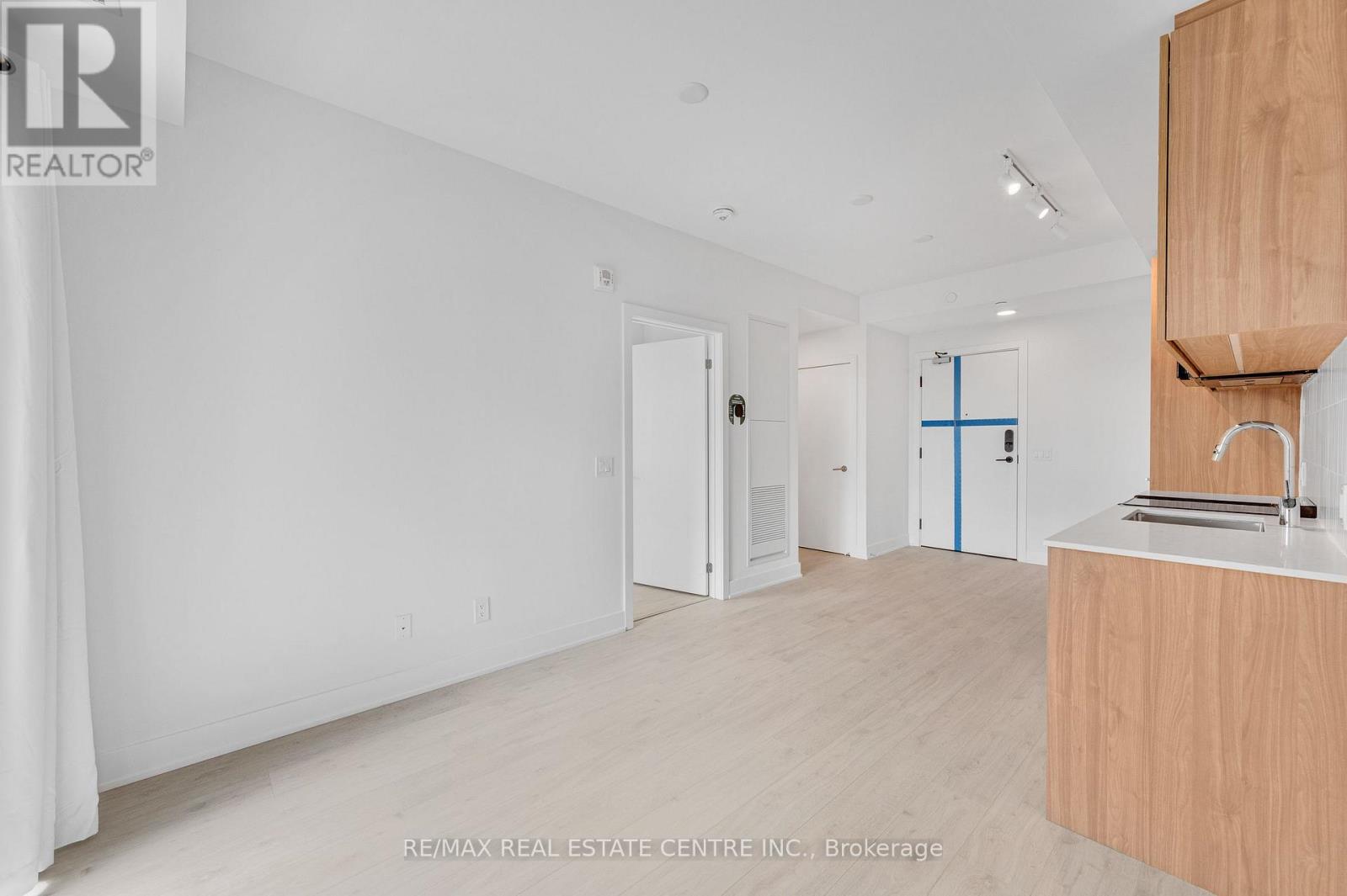 3008 William Cutmore Boulevard — photo 23