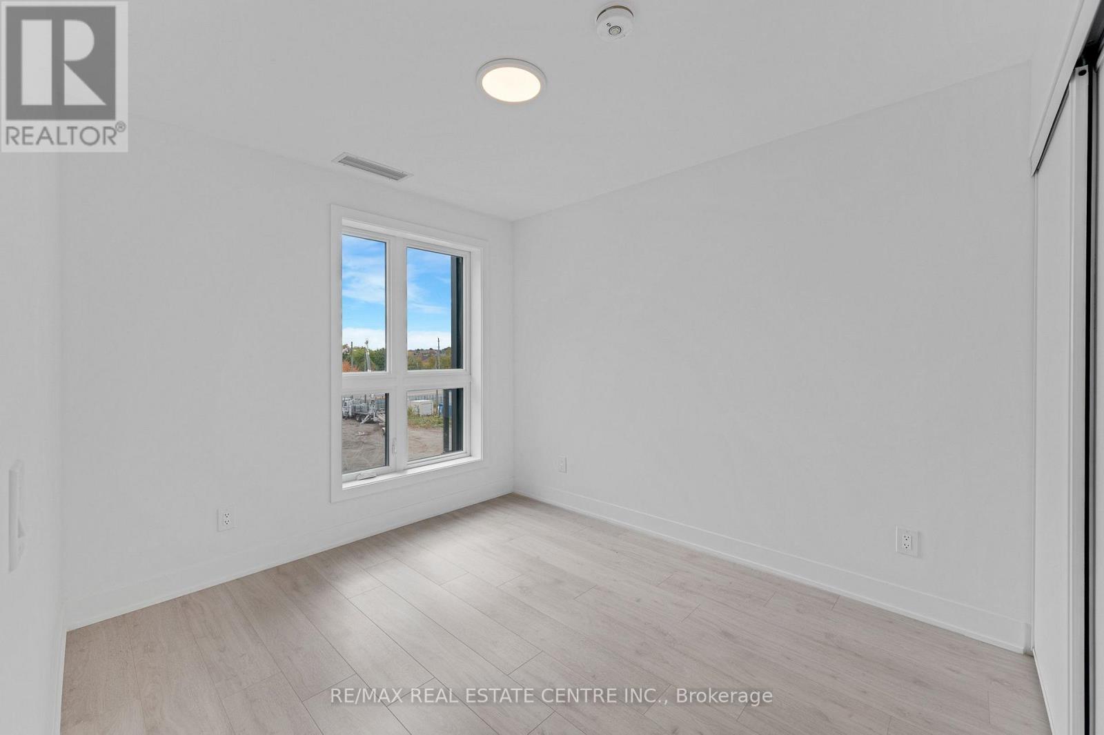 3008 William Cutmore Boulevard — photo 24