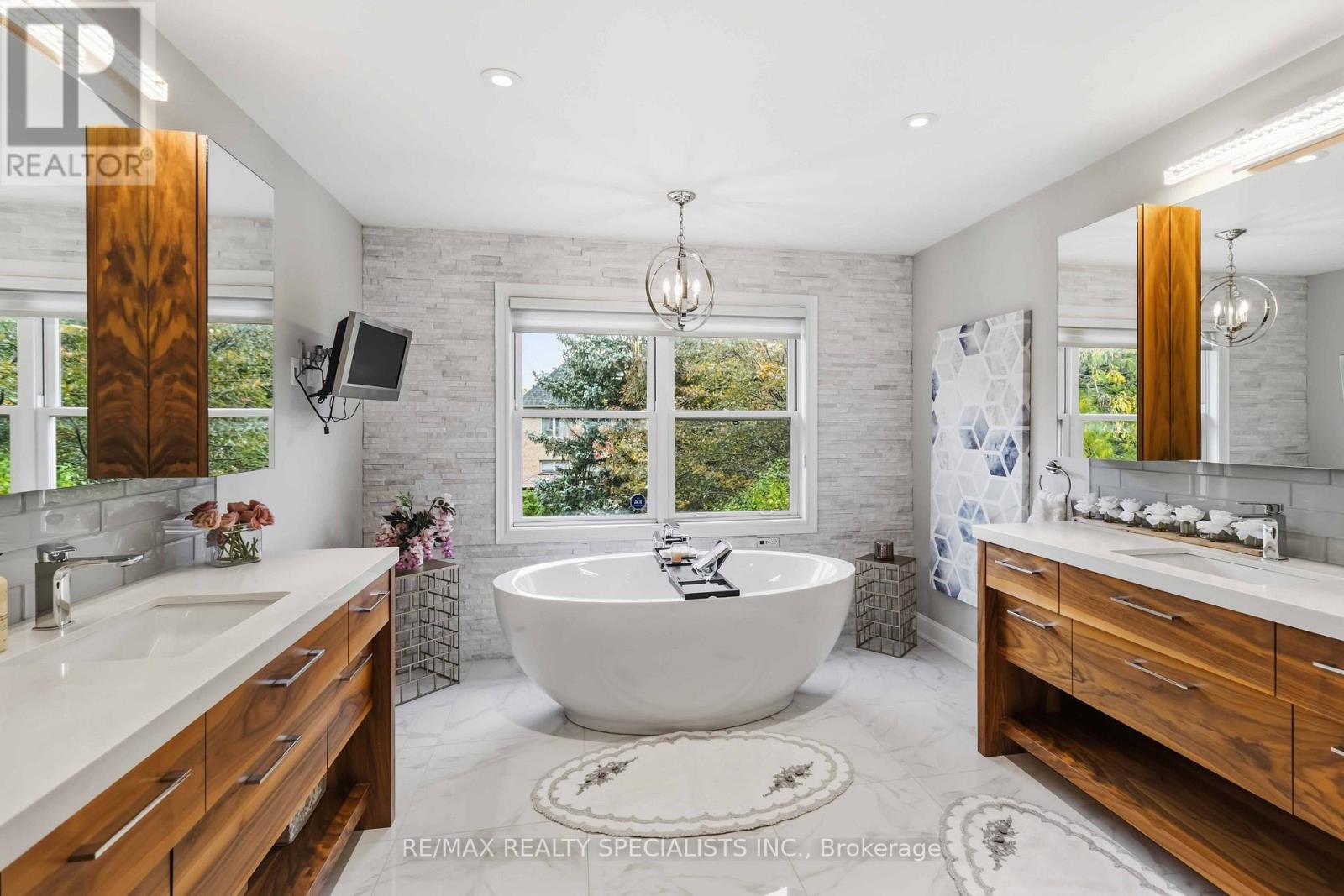 593 RENSHAW COURT - 21