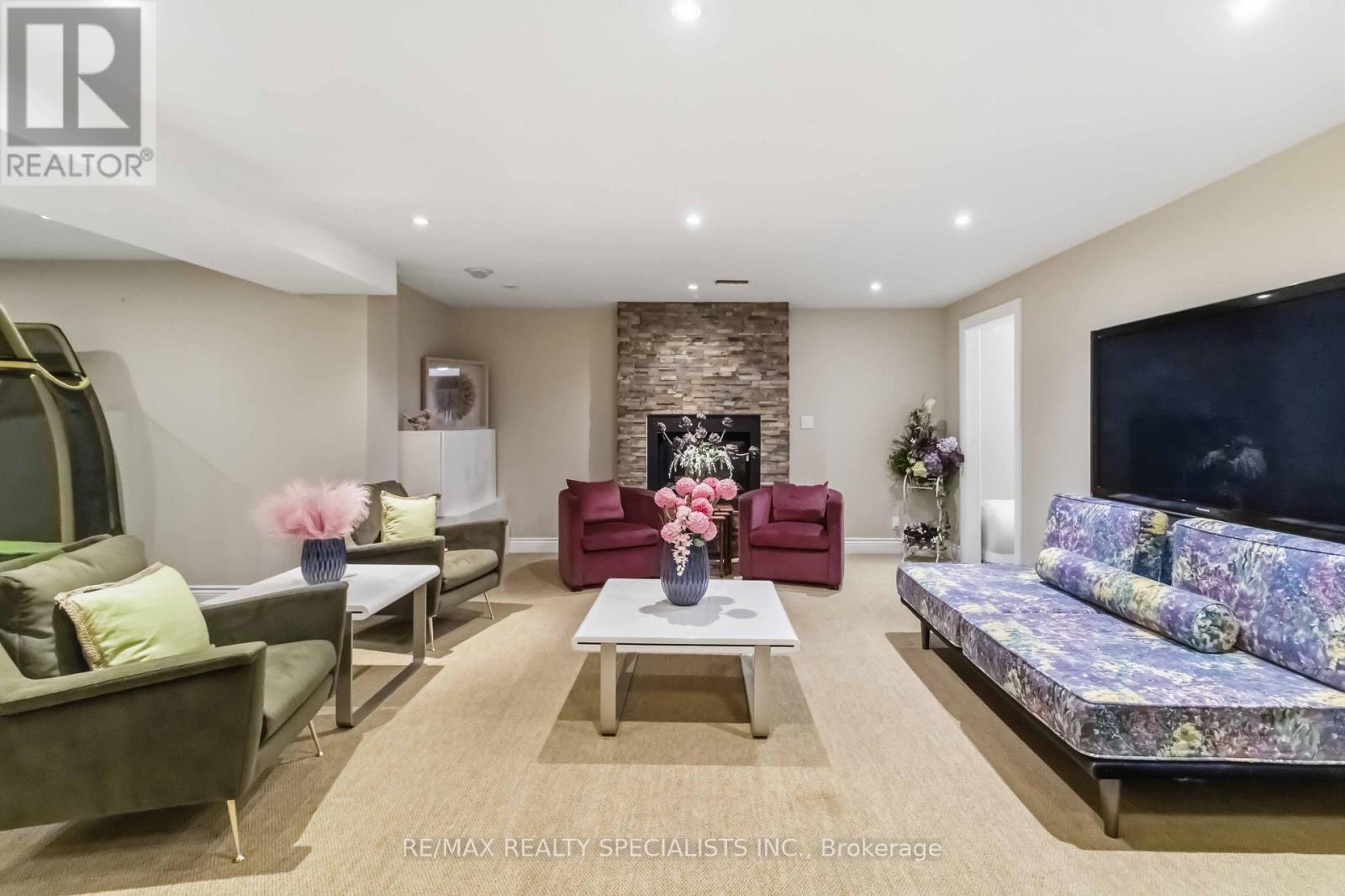 593 RENSHAW COURT - 31