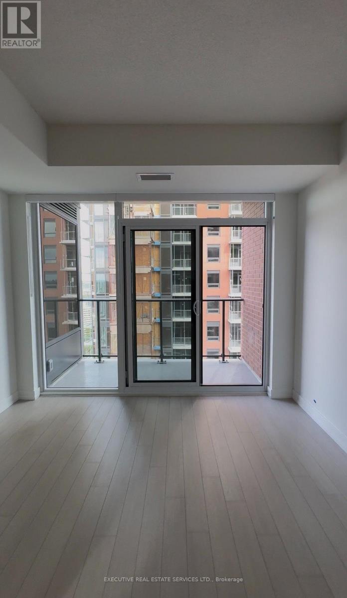 4010 Eglinton Avenue West — photo 2
